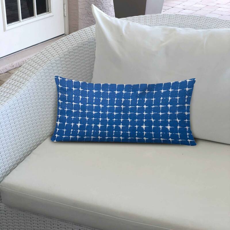 HomeRoots 20" X 20" Blue And White Zippered Gingham Throw Indoor